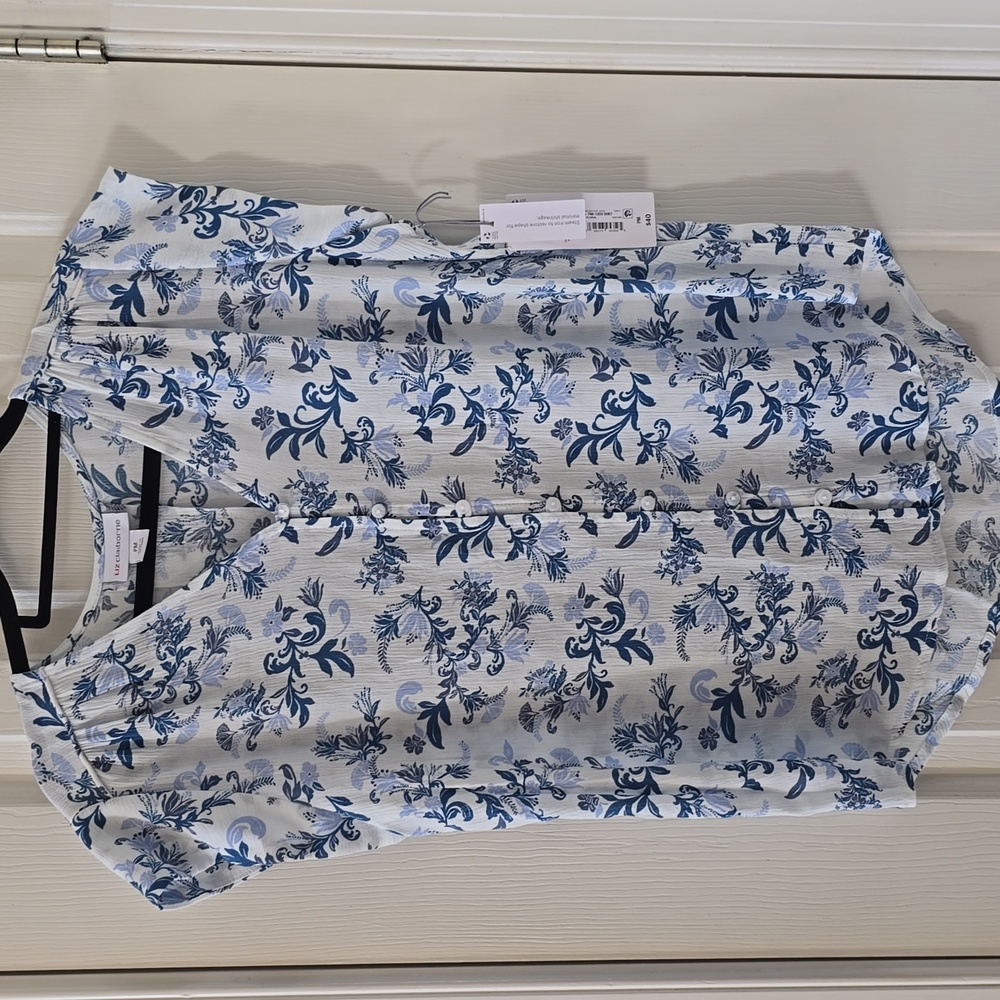 LIZ CLAIBORNE BRAND WOMEN'S PETITE SHORT SLEEVE BLUE & WHITE FLORAL TOP SIZE PM